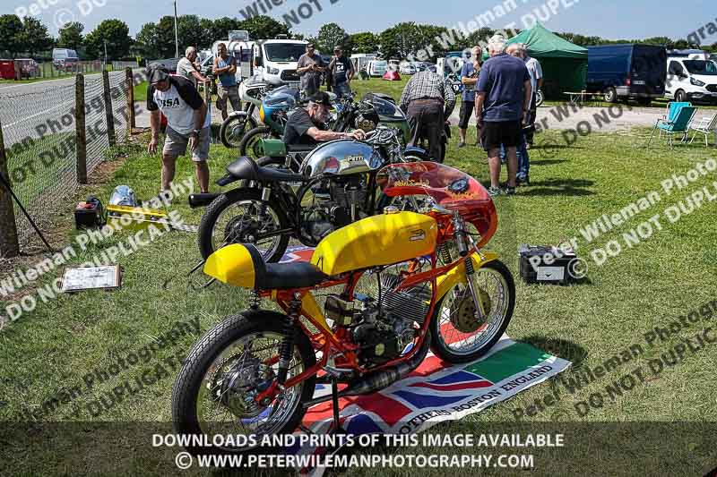 Vintage motorcycle club;eventdigitalimages;mallory park;mallory park trackday photographs;no limits trackdays;peter wileman photography;trackday digital images;trackday photos;vmcc festival 1000 bikes photographs